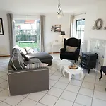 Buiten 53 ヴィラ *