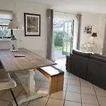 Buiten 53 ヴィラ *